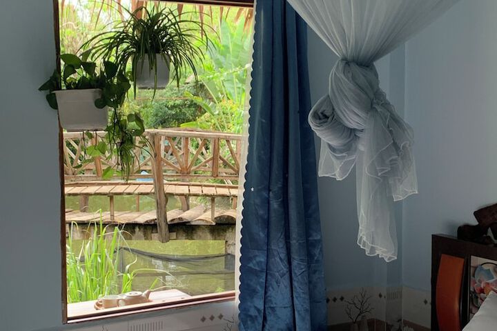 Room 8 of 23