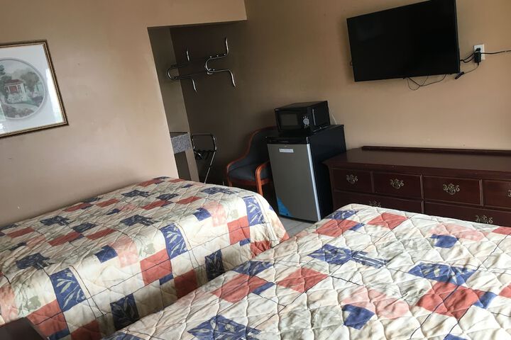 Room 8 of 20