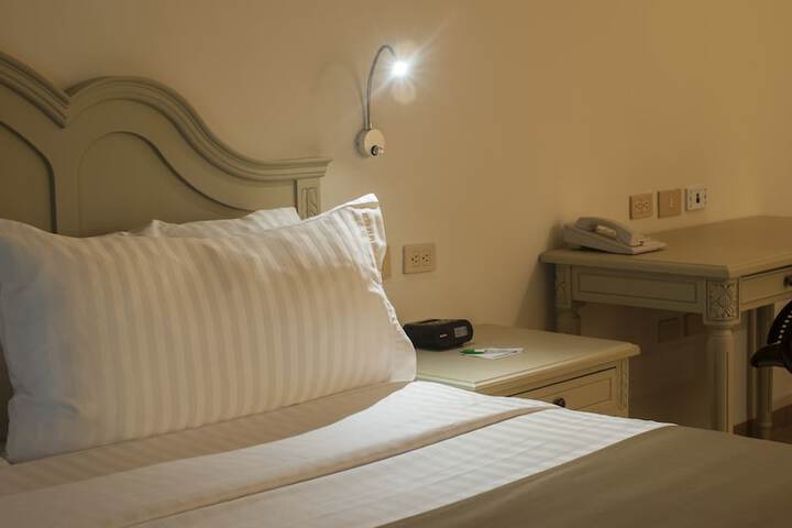 Room 5 of 153