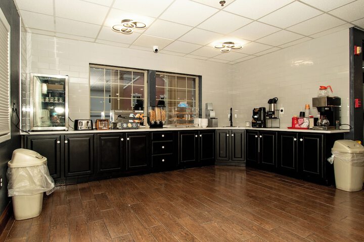 Breakfast/Coffee Service 26 of 29