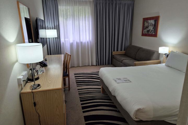Room 19 of 115