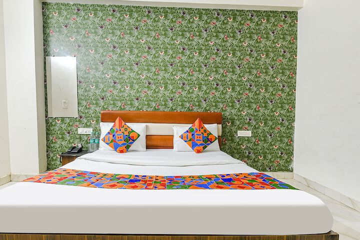 Room 17 of 27