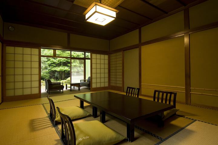 Room 3 of 26