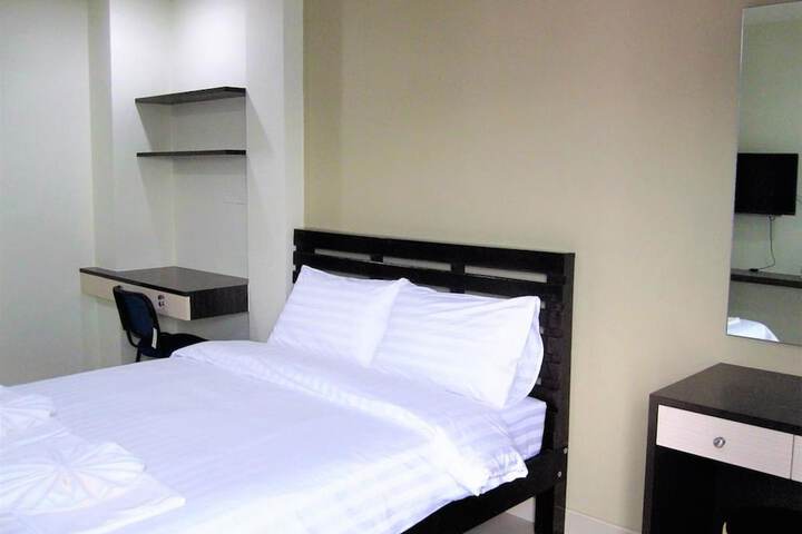 Room 5 of 14