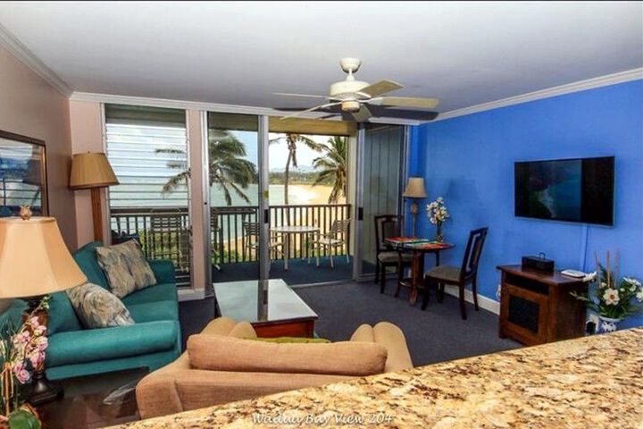 Room 6 of 28