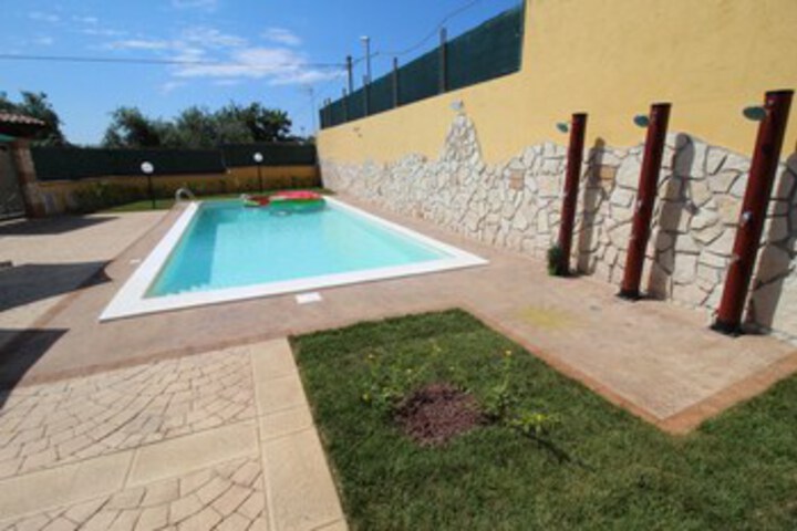Pool 9 of 23