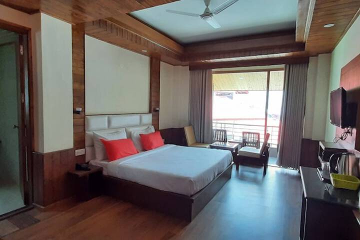 Room 8 of 22