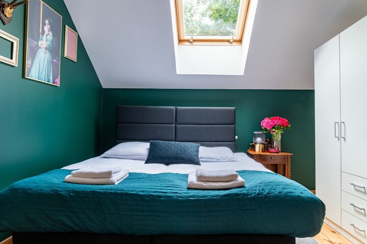 Room 3 of 18