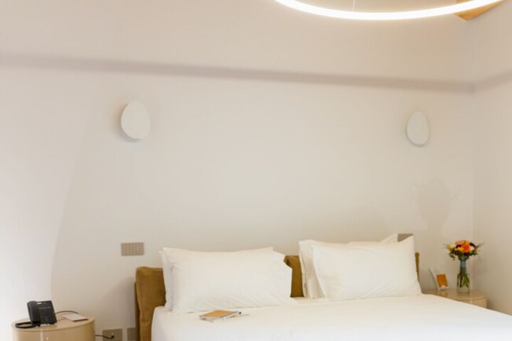 Room 32 of 148