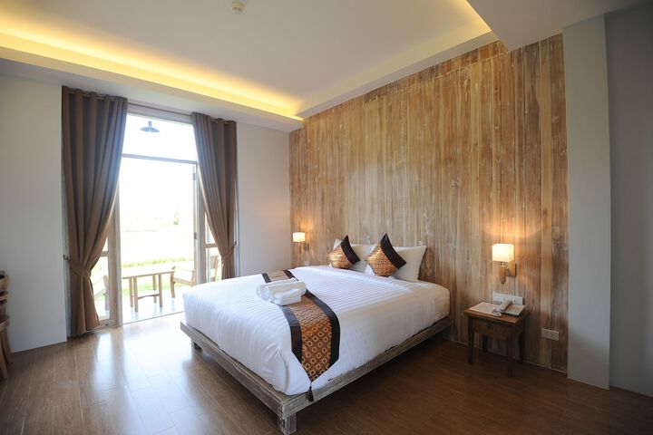 Room 6 of 74