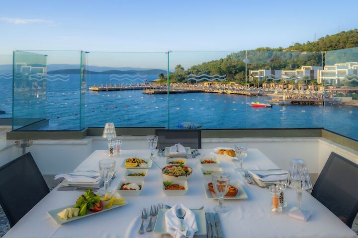 Dining 121 of 125