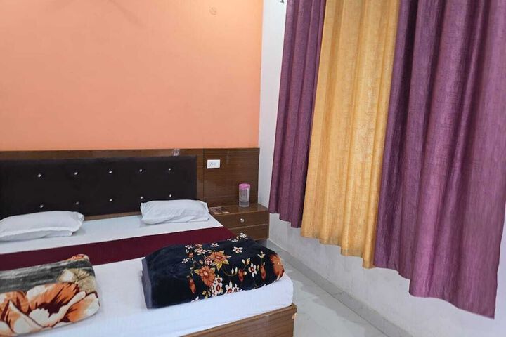 Room 8 of 14