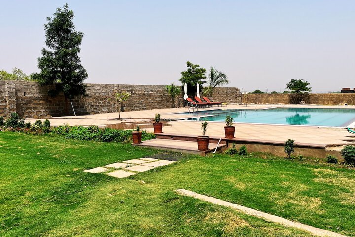 Pool 53 of 88