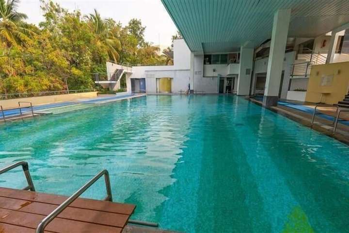 Pool 70 of 86