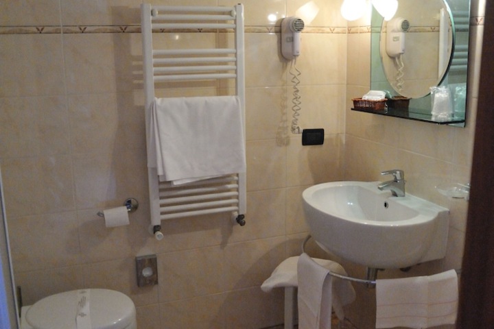Room 46 of 63