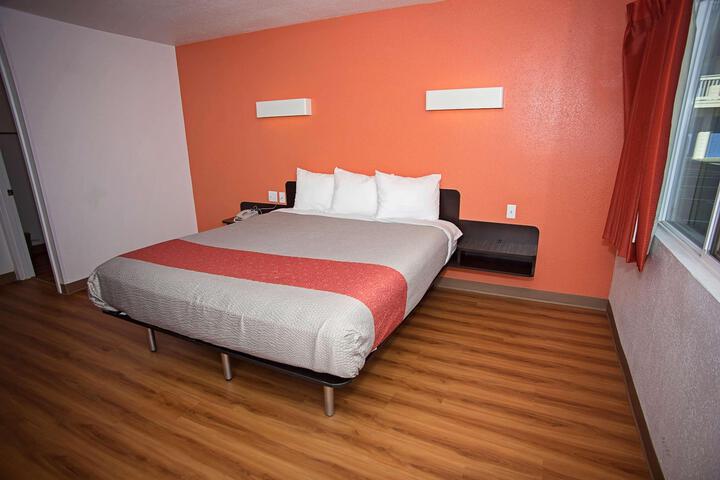 Room 3 of 25