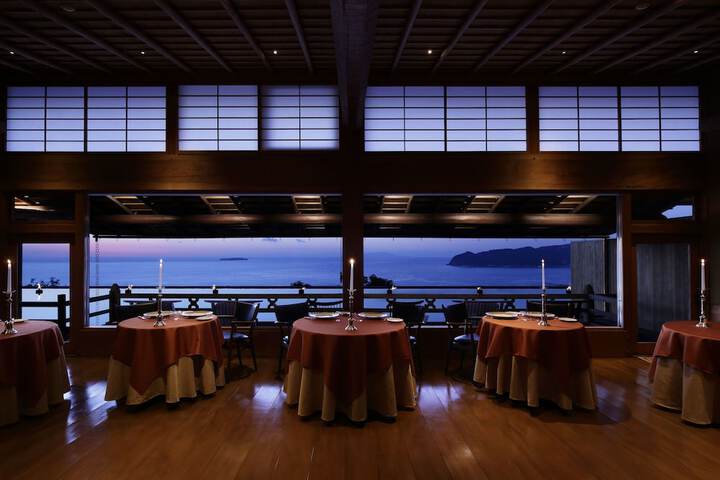 Dining 44 of 73
