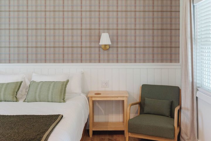 Room 4 of 15