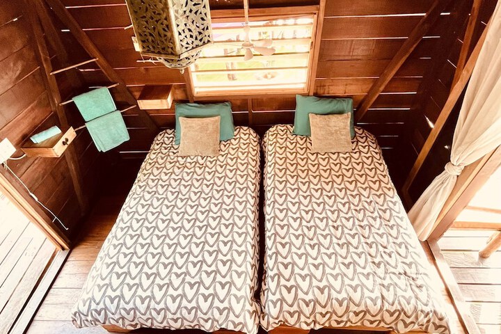 Room 19 of 118