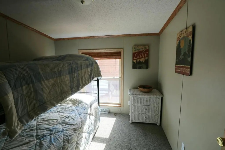 Room 6 of 17