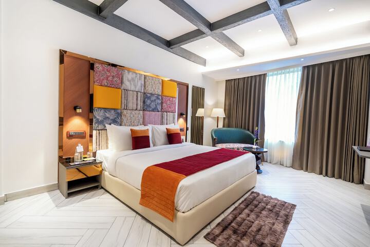 Room 14 of 90
