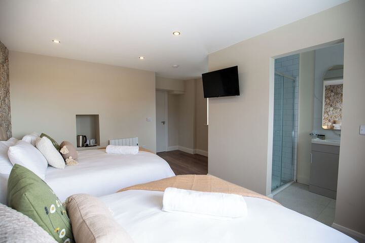 Room 3 of 21