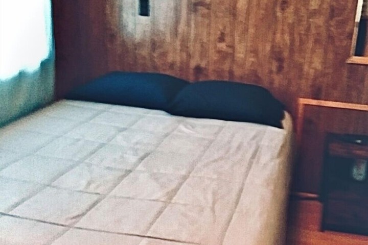 Room 6 of 13