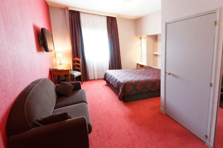 Room 6 of 36