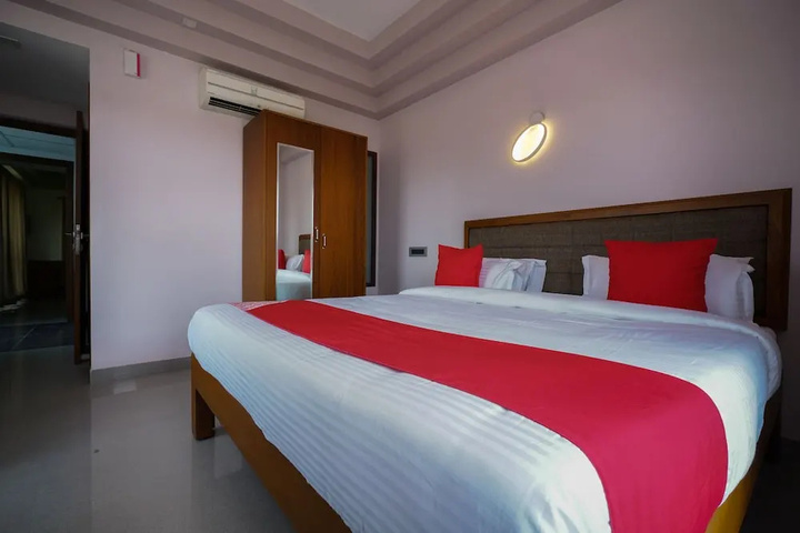 Room 7 of 13