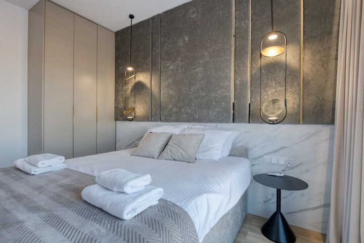 Room 10 of 46
