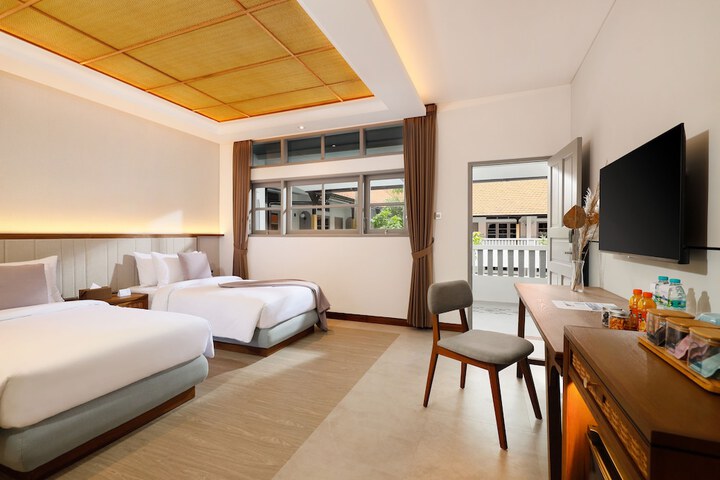 Room 9 of 26