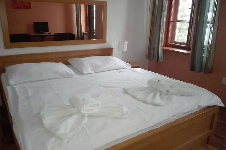 Room 14 of 17