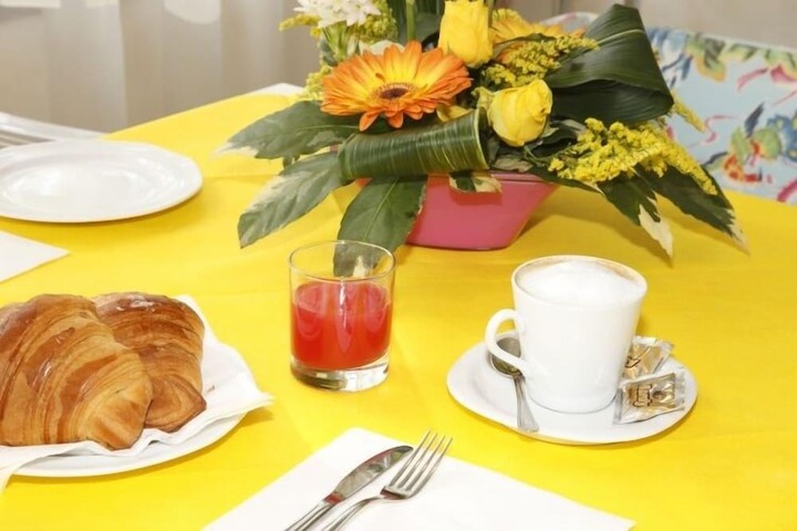 Breakfast/Coffee Service 19 of 26