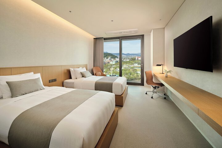 Room 62 of 107