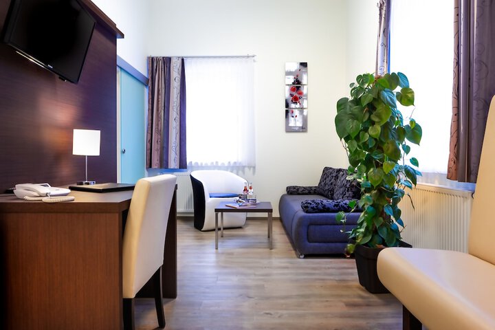 Room 30 of 76