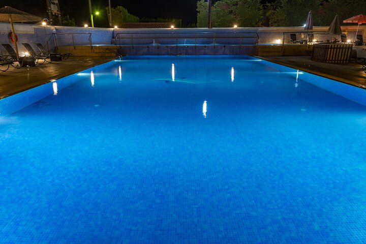 Pool 24 of 51