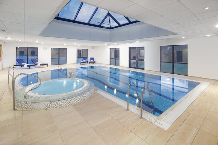 Hotel Pool