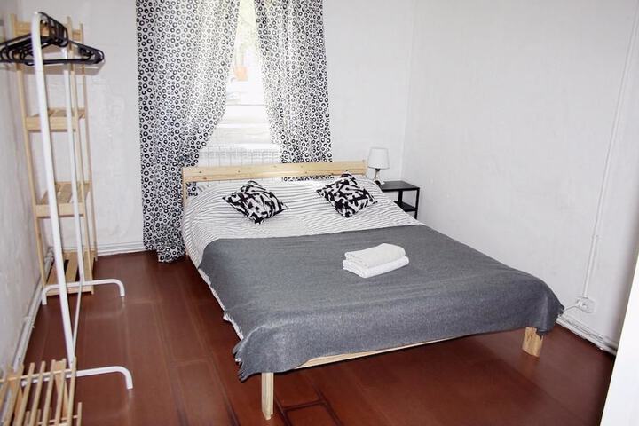 Room 33 of 46