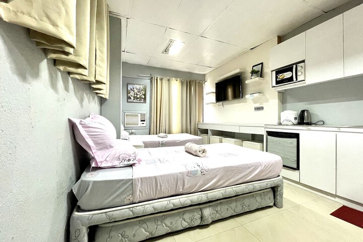 Room 9 of 24