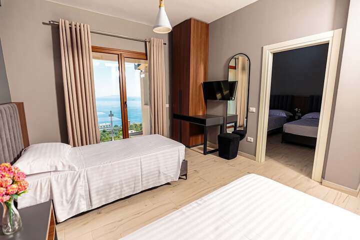 Room 26 of 111