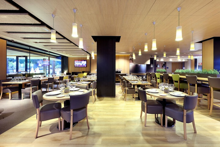 Dining 52 of 96
