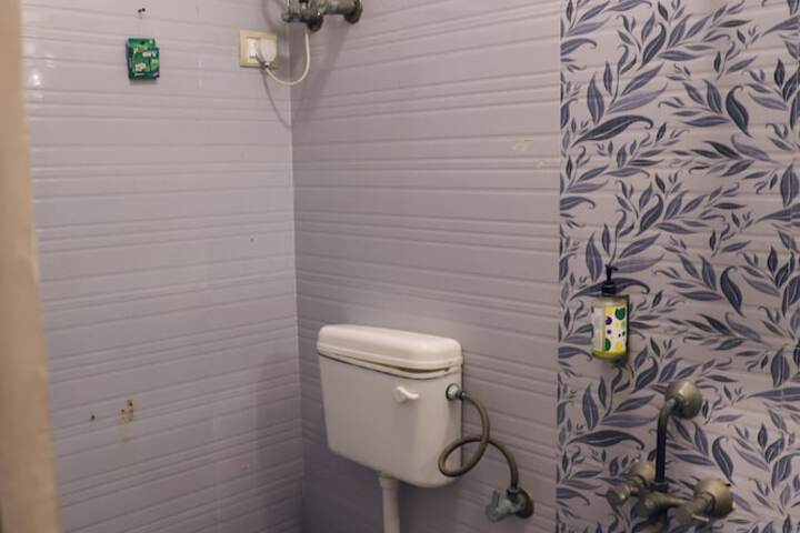 Room 10 of 17