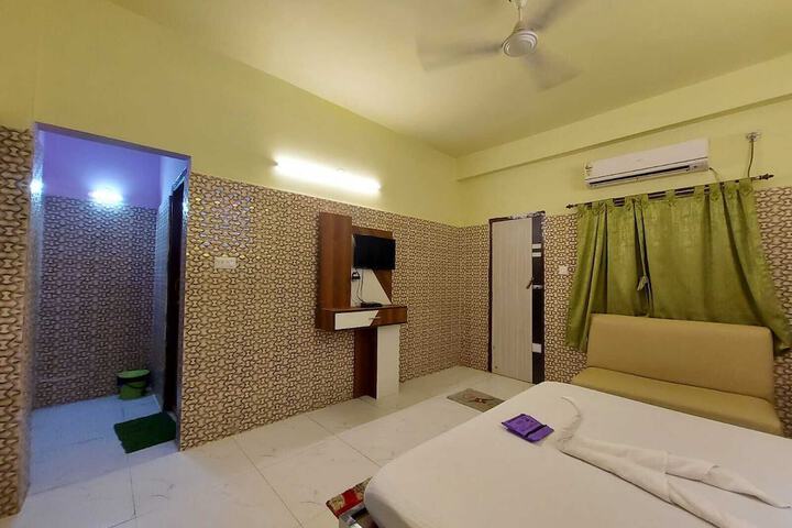 Room 4 of 11