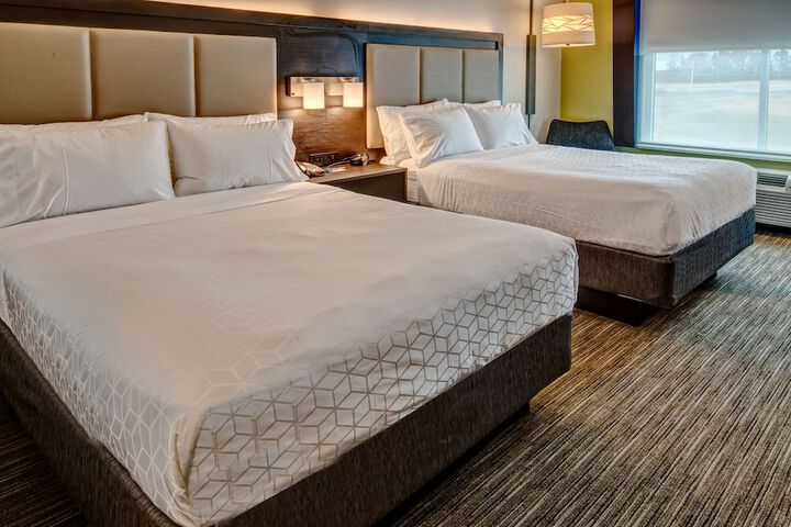 2 Queen Bed Suite Communication Accessible (6 of 8)