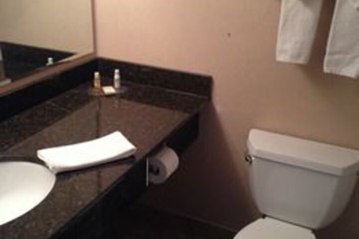 Room 4 of 16