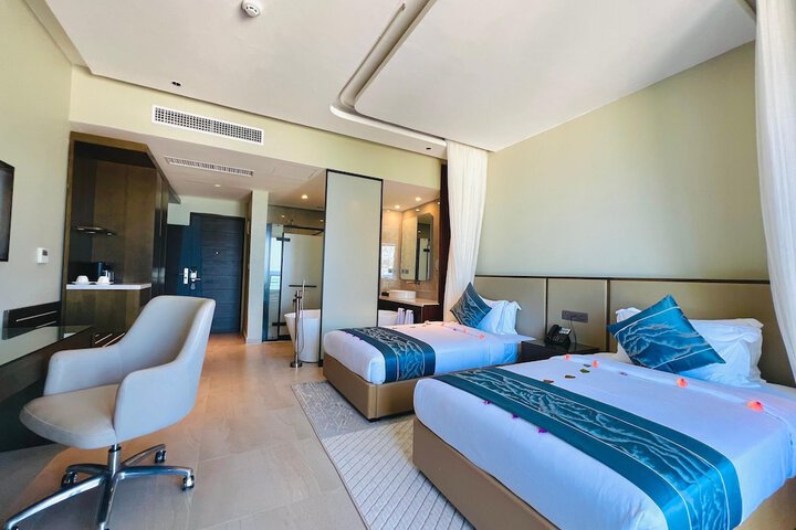 Room 14 of 120