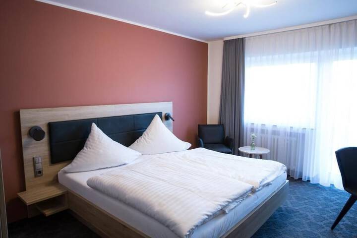 Room 4 of 32