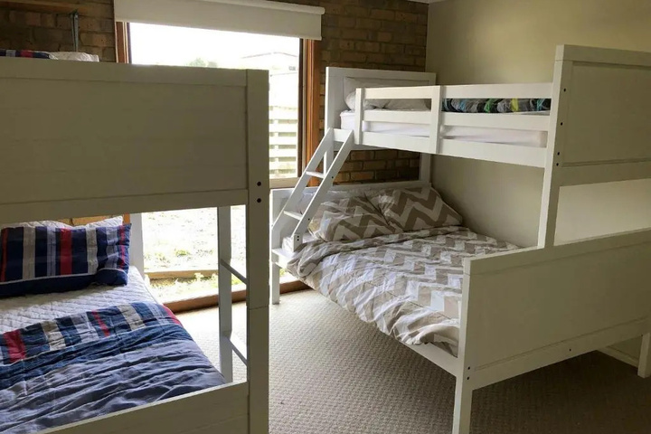Room 4 of 5