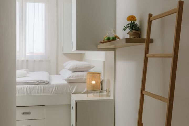 Room 6 of 23