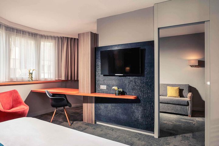 Room 18 of 76